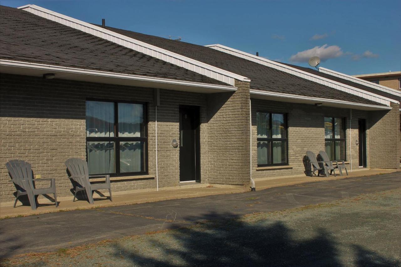 Motel Du Canton Valcourt Kültér fotó