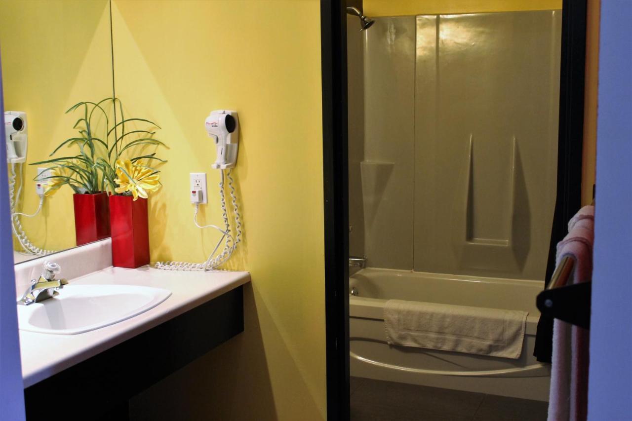 Motel Du Canton Valcourt Kültér fotó